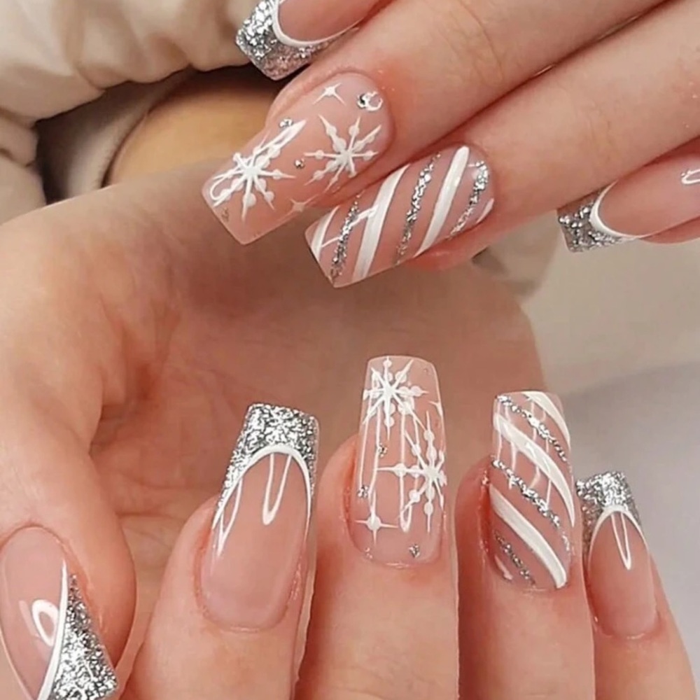 24pcs Rectangle Silver Glitter Snowflake Print Full Cover False Nails For Women